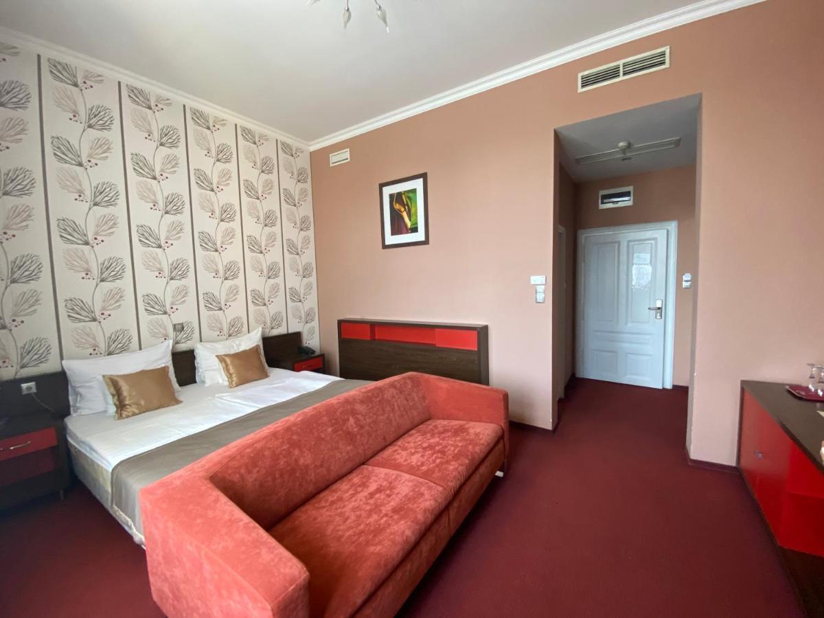 Boutique Hotel Sopianae Pecs Ngoại thất bức ảnh