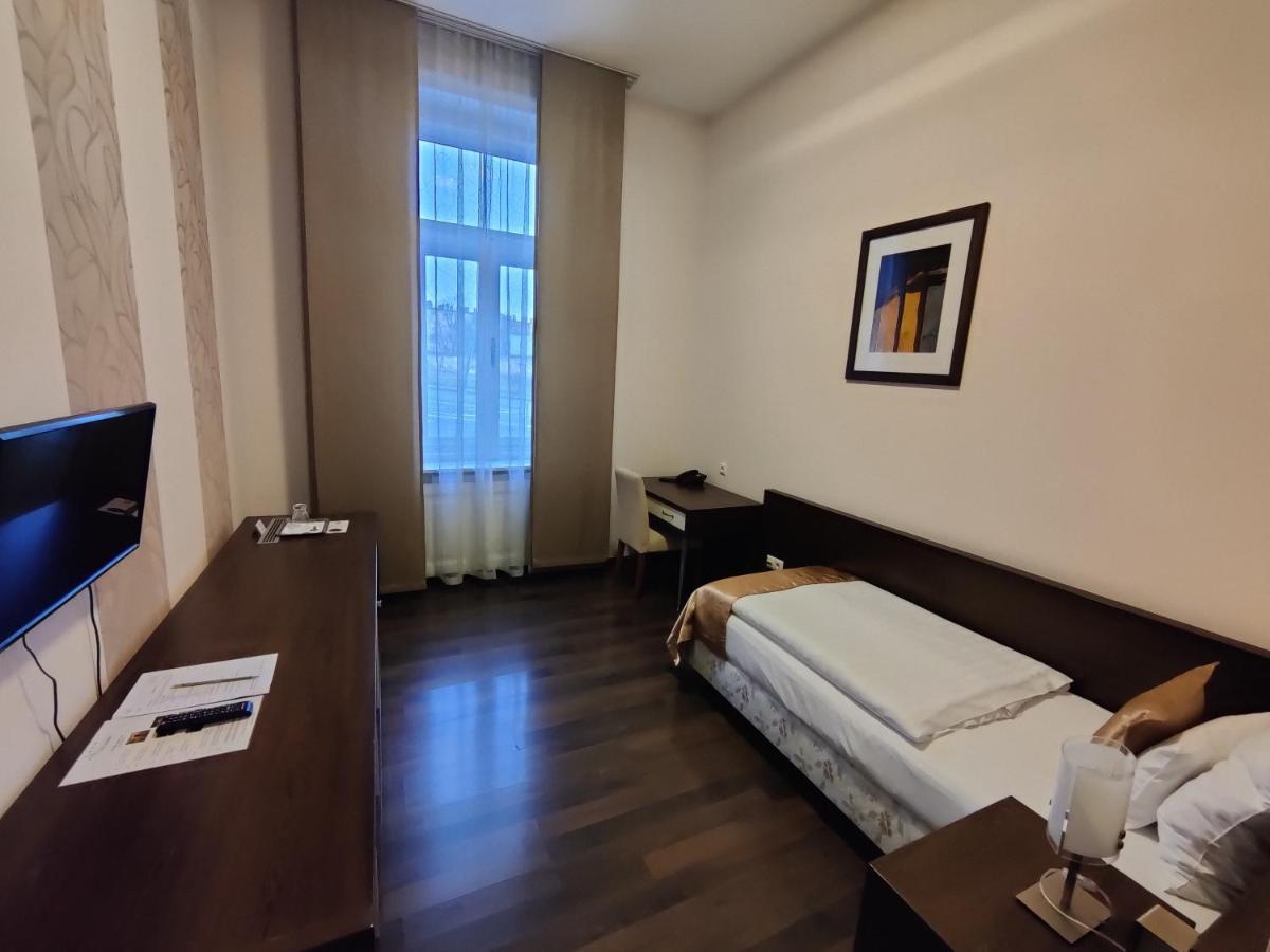 Boutique Hotel Sopianae Pecs Ngoại thất bức ảnh