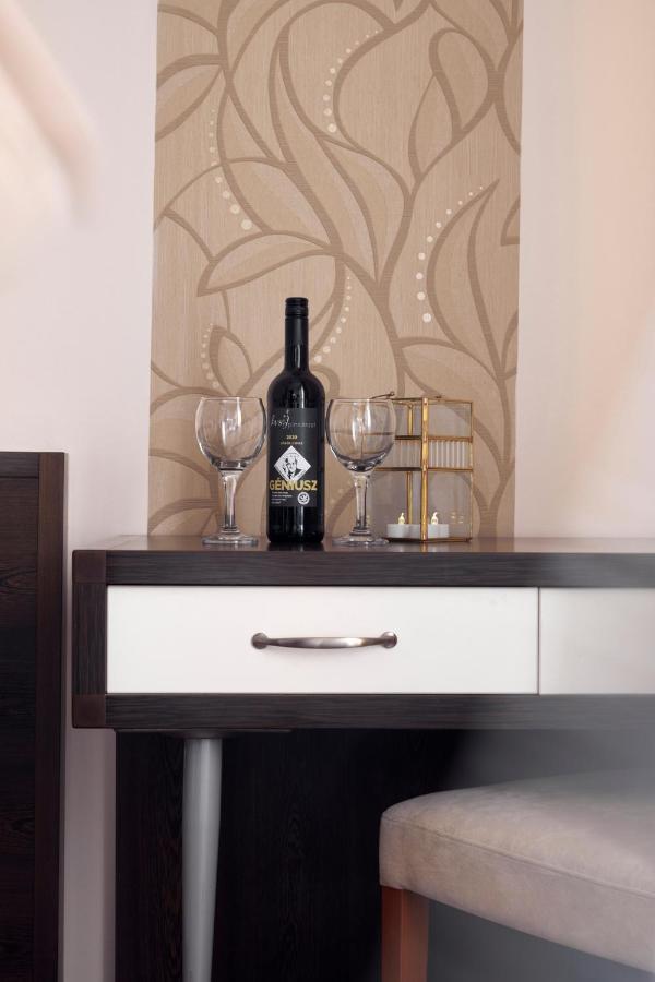 Boutique Hotel Sopianae Pecs Ngoại thất bức ảnh