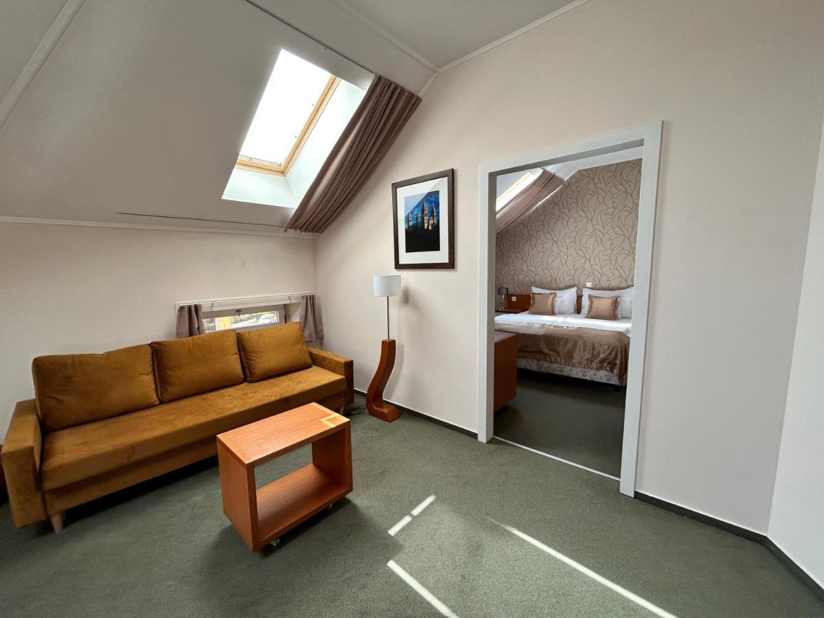 Boutique Hotel Sopianae Pecs Ngoại thất bức ảnh