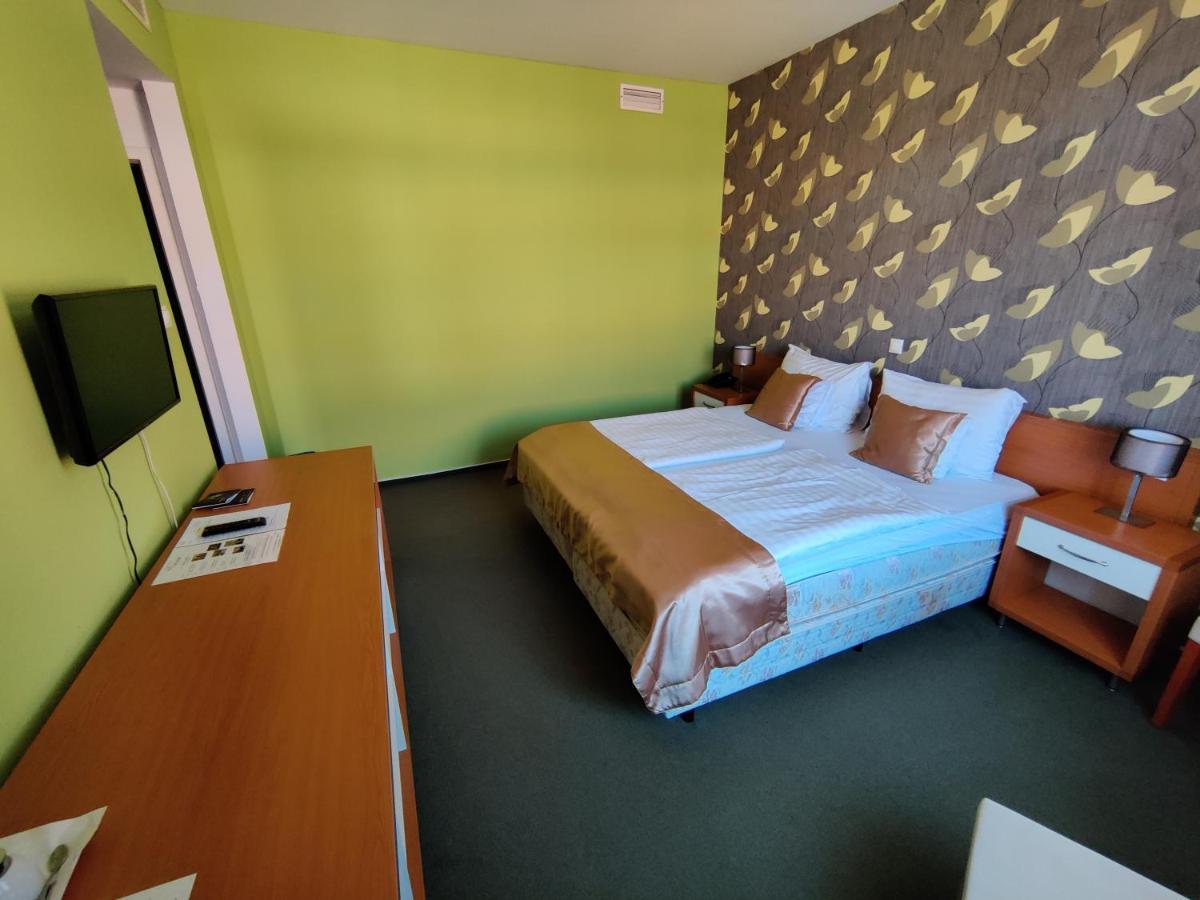 Boutique Hotel Sopianae Pecs Ngoại thất bức ảnh
