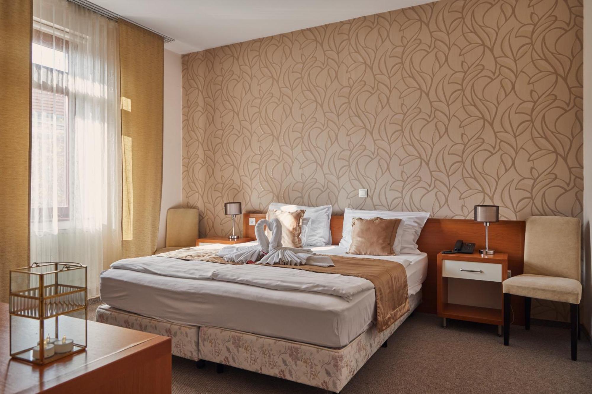 Boutique Hotel Sopianae Pecs Ngoại thất bức ảnh