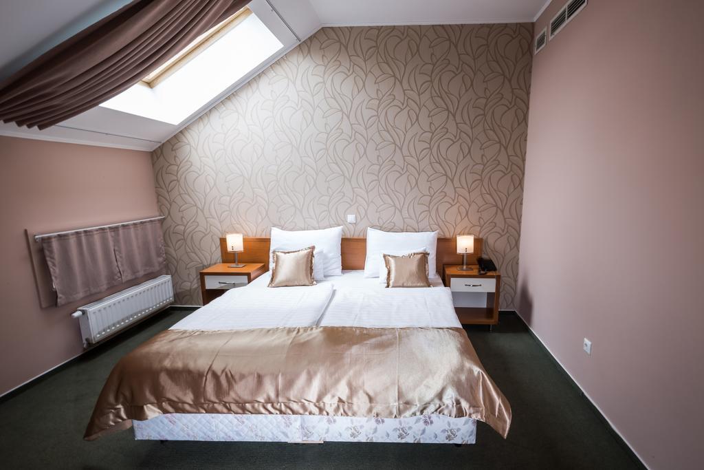 Boutique Hotel Sopianae Pecs Ngoại thất bức ảnh