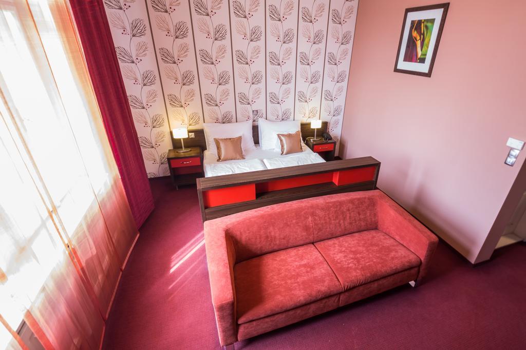 Boutique Hotel Sopianae Pecs Ngoại thất bức ảnh
