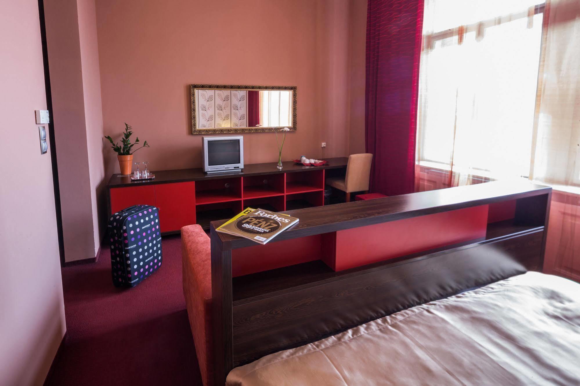 Boutique Hotel Sopianae Pecs Ngoại thất bức ảnh